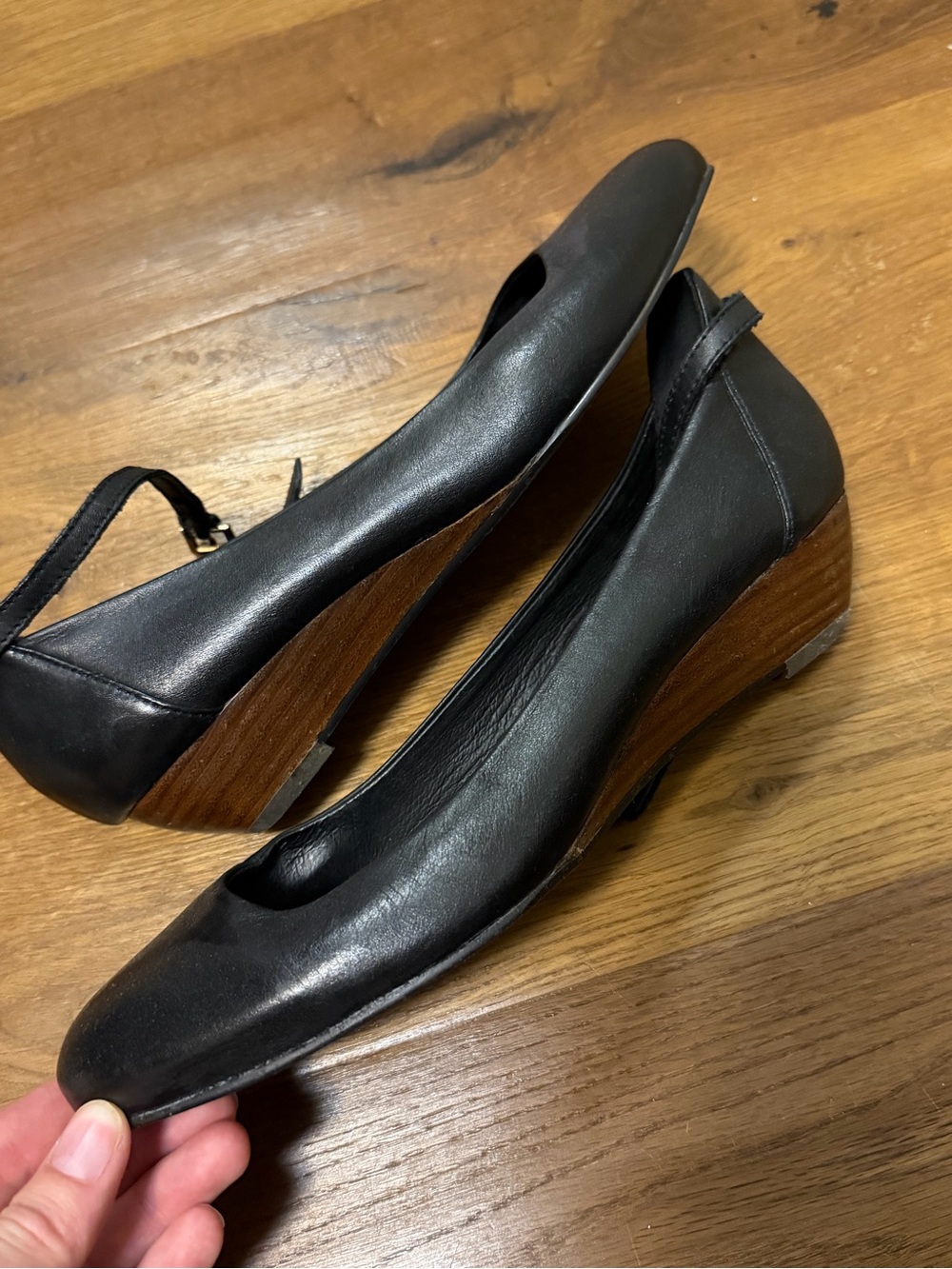 Bocage -  Black Leather Wedge Pumps with Wood-Look Heel and ankle strap